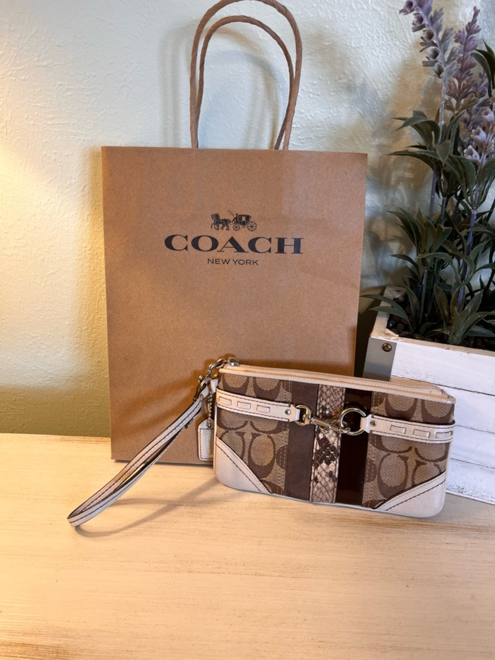 Coach Hamptons Signature Patchwork Wristlet Y2K EUC